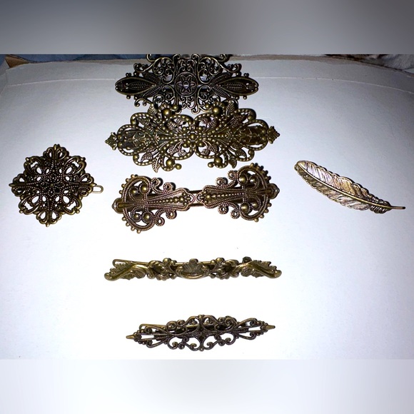 7 small ornate filigree hair clips - Picture 2 of 4